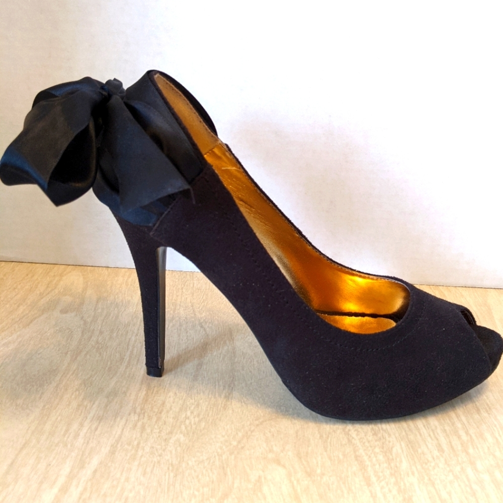 Arden B. Ginger Black Peep Toe Satin Bow Heels 8